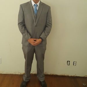 Excellent 3 piece Grey mens suit